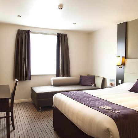 Premier Inn London Tottenham Hale エクステリア 写真