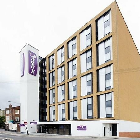 Premier Inn London Tottenham Hale エクステリア 写真