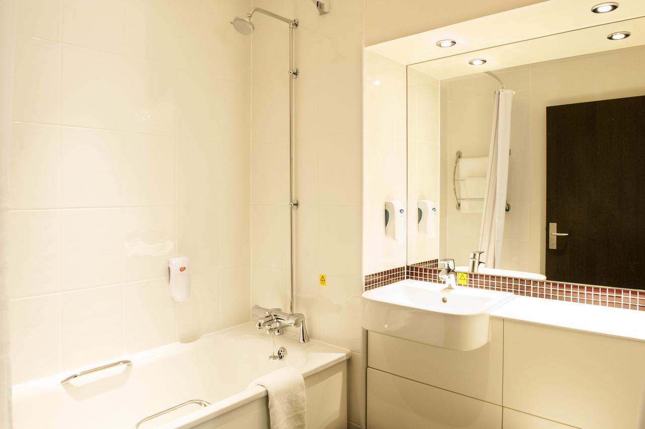 Premier Inn London Tottenham Hale エクステリア 写真